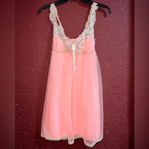 Vintage 1950’s Neglige Nightie Nightgown Elegant Lace Trim Pink Lingerie